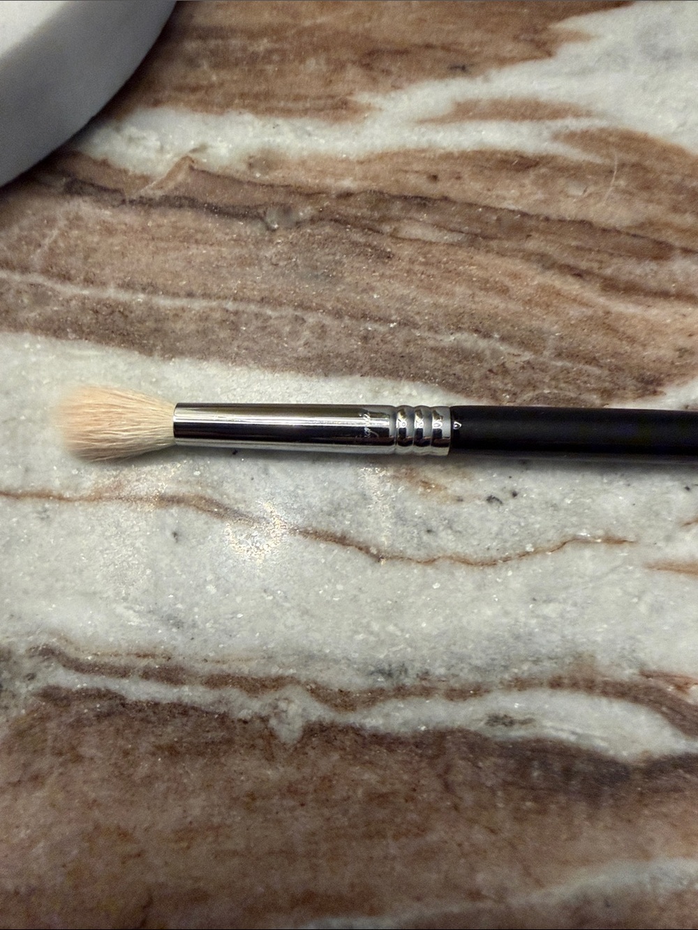 Sigma Beauty Tapered Blending E25 Brush - Black Handle, Cream Bristles